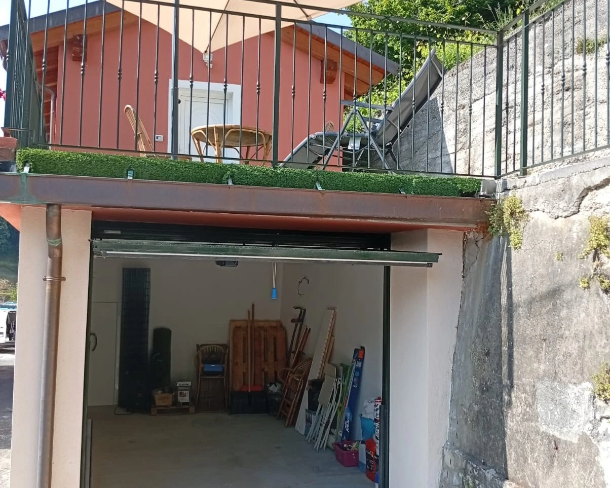 Foto Garage per Biciclette e Motociclette